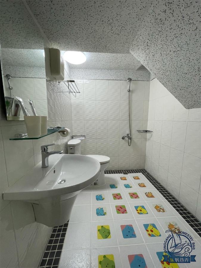 Donggang Homestay-Dongfan Bagian luar foto